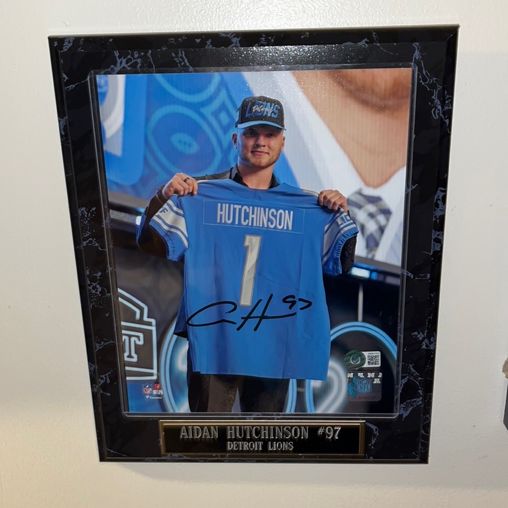 Aidan Hutchinson Autographed Plaque
